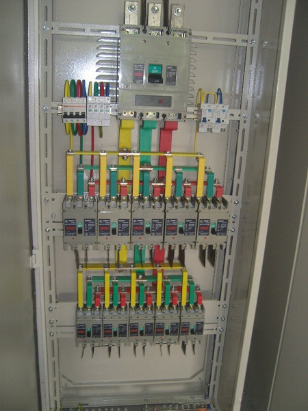 XL動力配電柜相對而言就可分辨優勢